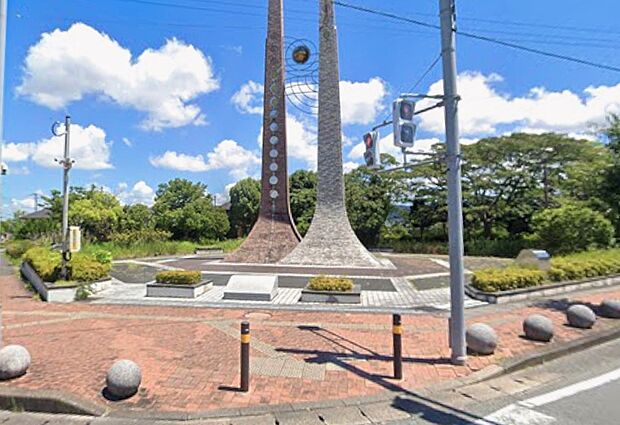 月の浦近隣公園（約1,000m）