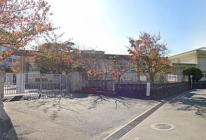 福岡市立老司中学校 800ｍ(徒歩10分)