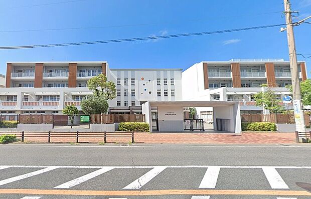 北九州市立黒崎中央小学校（約1,300m）