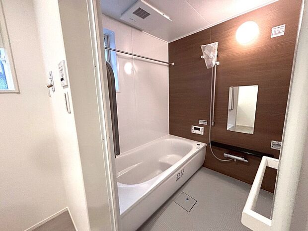 【【2号地】浴室】窓+浴室乾燥暖房付きで換気も十分にできます！