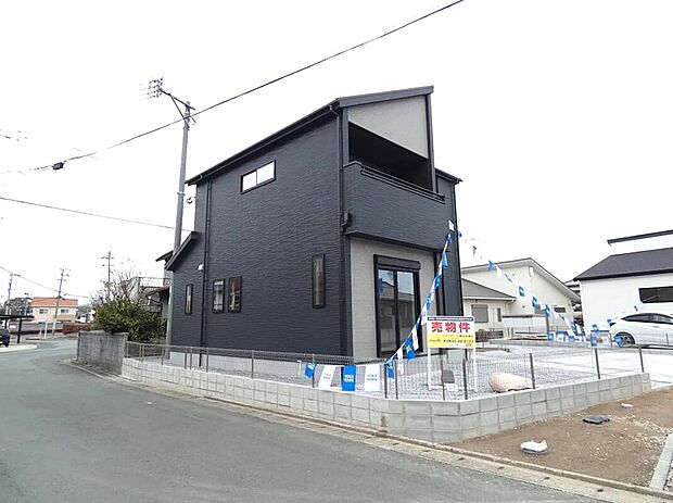 【【1号棟】外観】角地で陽当たり良好+開放感有り!