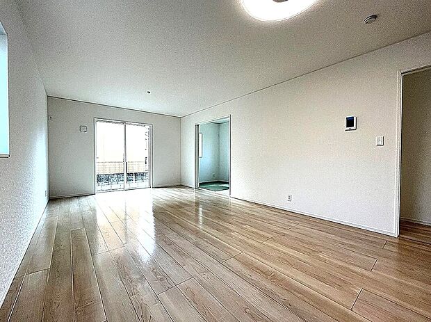 【【2号棟】リビング】LDK広々16帖！和室とつなげてさらに広々20.5帖！