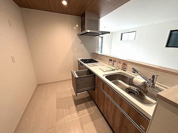 【【2号棟】キッチン】家事効率UPの強い味方、食器洗浄乾燥機付き♪