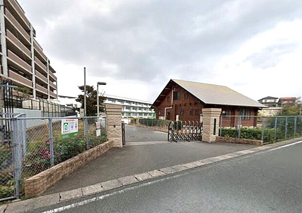 春日市立白水小学校(約450m)