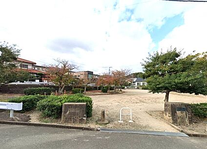 桜丘2丁目公園 160ｍ(徒歩2分)