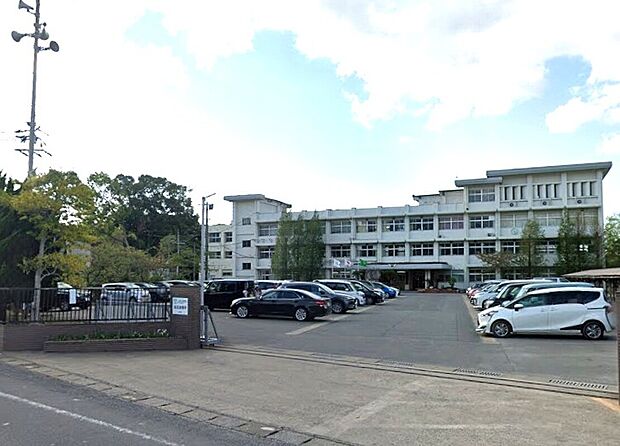 糸島市立前原東中学校（約2,900m）
