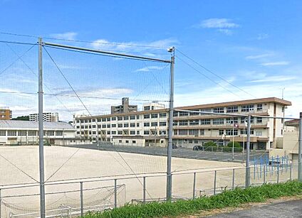 飯塚市立飯塚第一中学校 1300ｍ(徒歩17分)