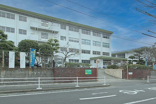 北九州市立大里南小学校(約720m)