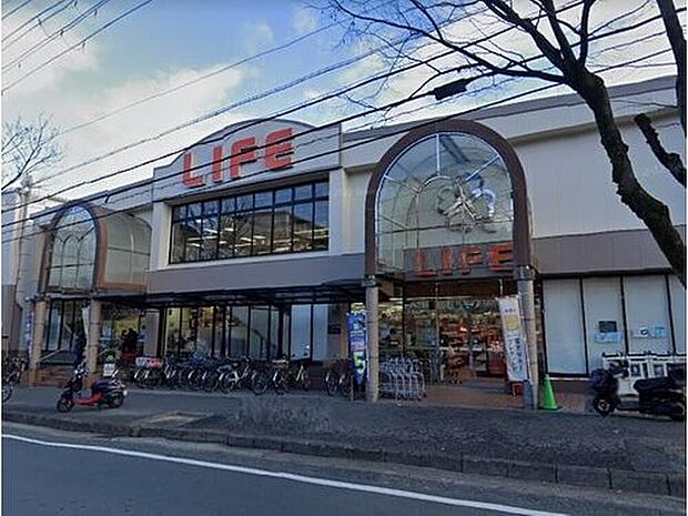 ライフ男山店