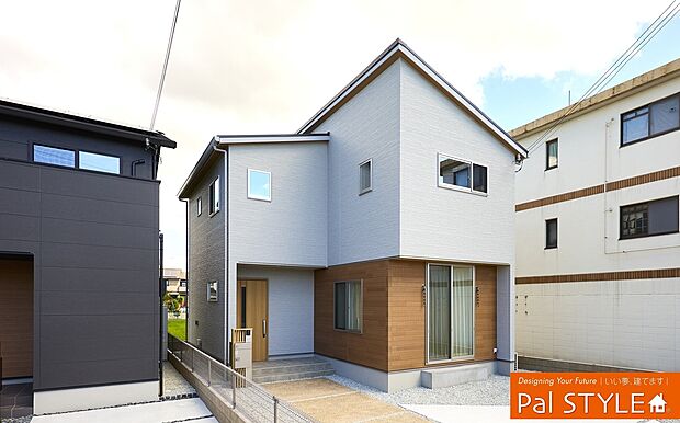 外観（5号地）
土地面積：150.28m2(約45.45坪)　/　建物面積：103.50m2　/　3,730万円