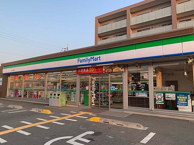 ファミリーマート加古川新神野店(約250m)