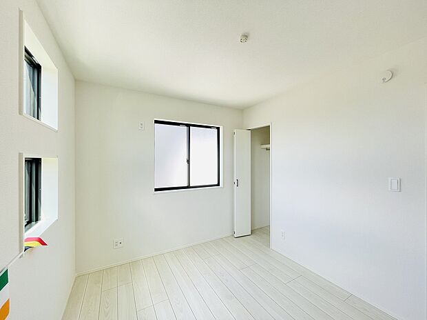 【居室】■外観、間取り、陽当たり、風通り、リビング、キッチン、駐車、スペース、眺望、街並み、周辺環境など、こちらの物件で毎日の暮らしに役立つポイント「知って納得」生活イメージを詳しく説明させて頂きます。