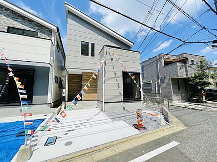 前面道路含む現地外観