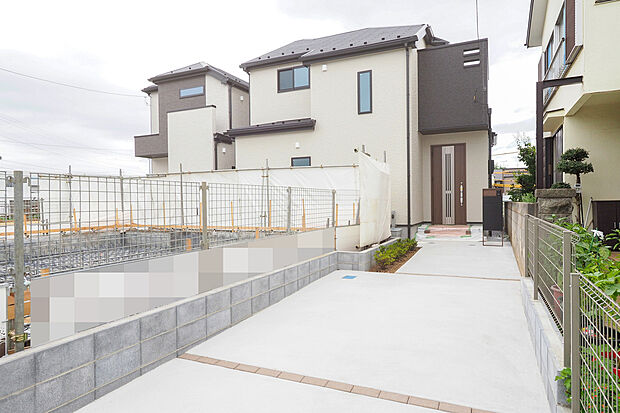 【現地外観】現地完成済み！現地見学、詳細などお気軽にお問合せください。
