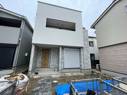 【E棟　外観】