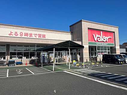 バロー 高浜店 約1400m(徒歩約18分　自転車約6分)
