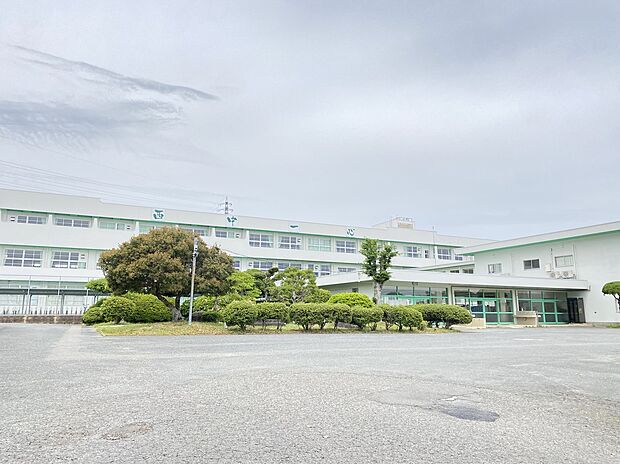 鳥栖市立鳥栖西中学校(約2,100m)