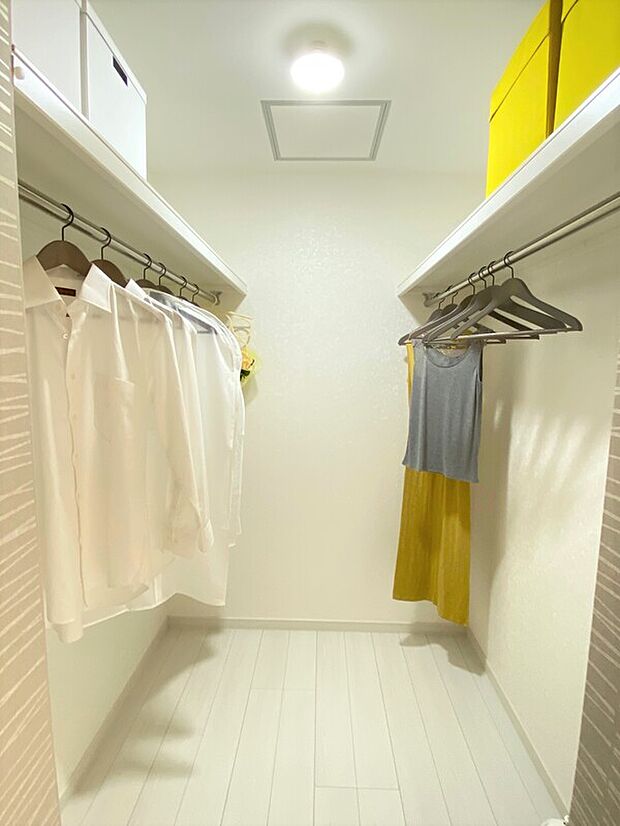 【ウォークインクローゼット】主寝室には、ウォークインクローゼットが標準！