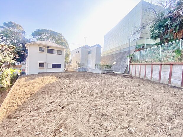 【現地外観】緑豊かな環境です。