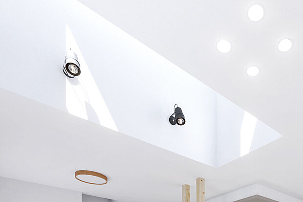 【【PLAN01：リビングを明るく照らす吹き抜け】】【PLAN01：リビングを明るく照らす吹き抜け】吹き抜けを効果的に活用した開放感のあるリビング。採光や通風の面でもメリットがあり、家族のびのびと過ごせる特別な空間を演出します。?