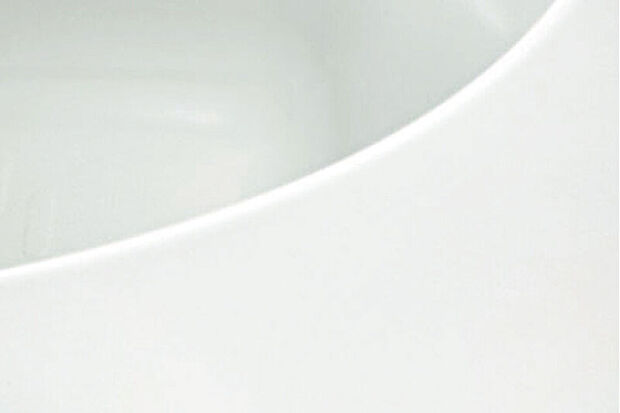 【ルフレトーン浴槽】きらめきと奥行きのある人造大理石浴槽。素材や製造方法にこだわり、なめらかな光沢を実現した高品位な浴槽です。