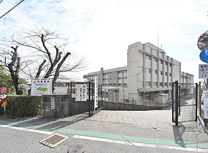 坂本小学校 560ｍ(徒歩約7分)