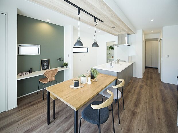 【42号地(モデルルーム)】カウンターキッチンのあるお家