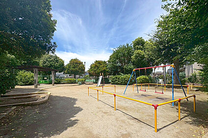 飯山満町西公園 132m(徒歩2分)