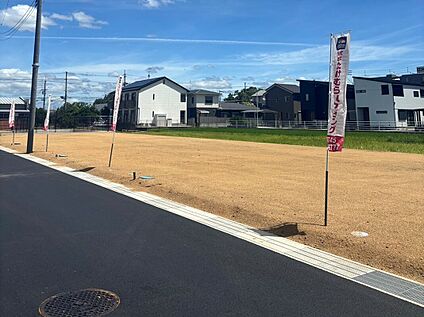 ◆現地写真（前面道路と敷地）