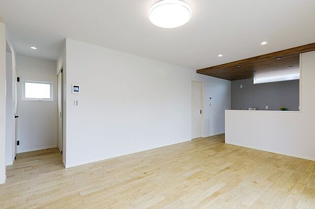 自然に家族と一緒に過ごすことができる快適な空間です♪