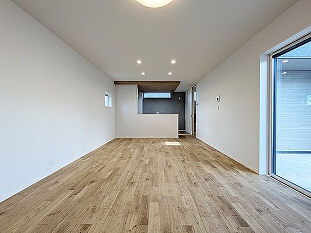 【LDK】 1階18帖LDK。