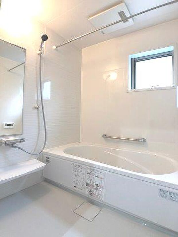 ホーロー加工された1616サイズの浴室。傷がつきにくく、汚れも落ちやすく、キレイが長続きします。 ※同仕様写真。