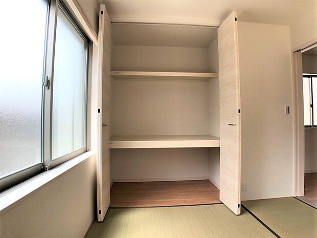 【和室】同仕様写真。リビング隣の3帖和室。収納もあり、なにかと大活躍します!