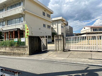 宇野小学校 約20～80m(徒歩1分)