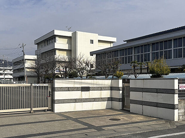 岡山市立竜操中学校（約360m）