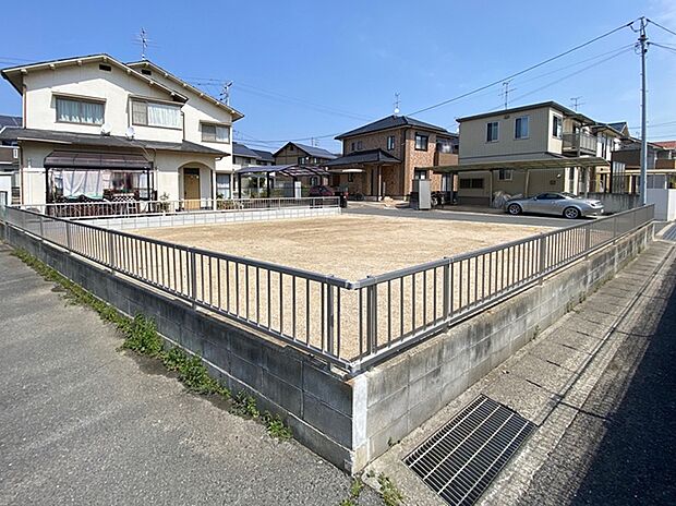 【◆現地写真◆】建物プランのご相談も可能ですので、
理想の住まいづくりをイメージしながらご検討いただけます。