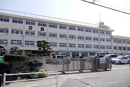 幡多小学校 約1,250～1,270m(徒歩16分)