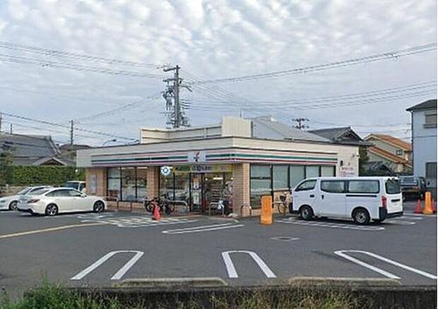 セブンイレブン岸和田中井町店