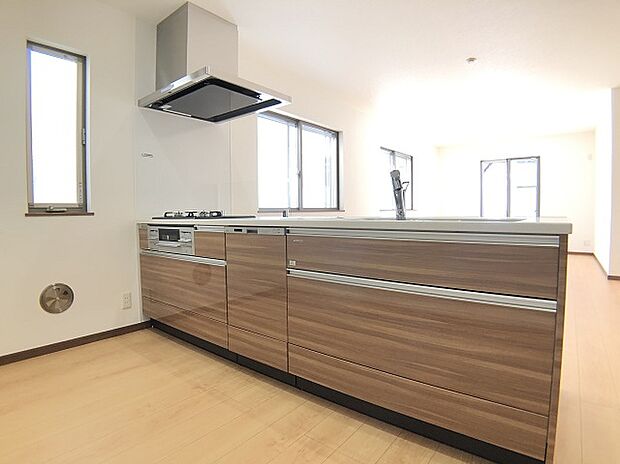 『同仕様完成施工例』
生活を豊かにする充実の設備・仕様。心落ち着くカラーの内装。
ショールームにて、実際の仕様をご確認頂けます。お気軽にお問い合わせください。