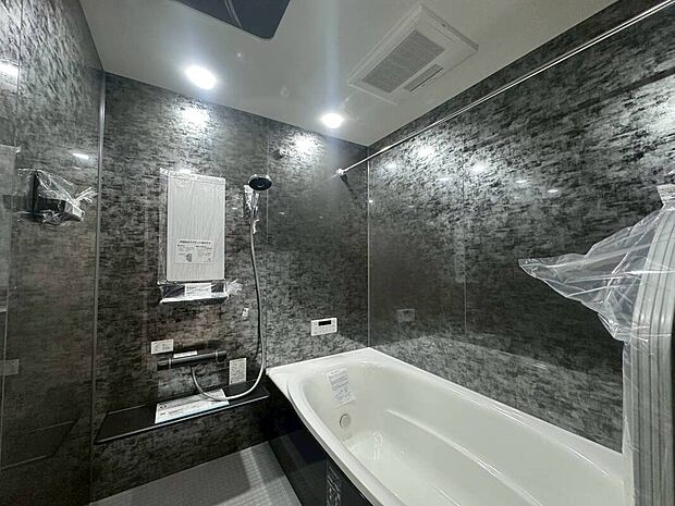 『同仕様完成施工例』
生活を豊かにする充実の設備・仕様。心落ち着くカラーの内装。
ショールームにて、実際の仕様をご確認頂けます。お気軽にお問い合わせください。