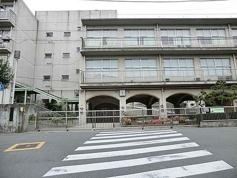 【車・交通】横浜市立老松中学校