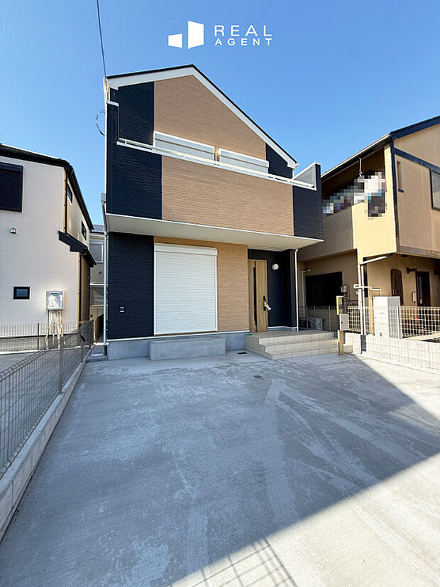 【現地外観写真】ゆったりとした間取り、充実の収納・設備、たっぷりの採光などいいとこどりのお家。