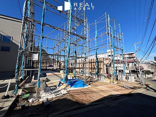 【現地撮影】ブルーライン、京急本線が利用できる好立地に新邸7棟が誕生します。