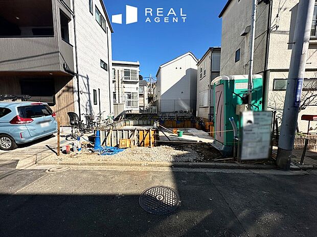 【現地前面道路】現地までのアプローチをしっかりとご説明させて頂きます。
お車と徒歩のアプローチをご一緒しますので、なんなりとご質問下さい♪