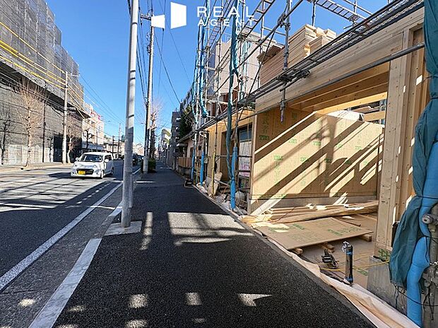 【現地撮影】現地をご案内の際は、現在の陽当たり状況、今後の陽当たり状況、
建物配置をイメージ出来る様に詳しくご説明をさせて頂きます。