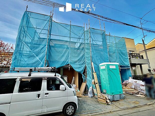 【現地外観写真】不動産をご購入する上で道路付けはとても重要です。方位も大切ですが、建築基準法上のどの様な道路なのか、しっかりとご説明をさせて頂きます。