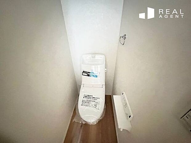 【トイレ】清潔な空間であり、落ち着ける空間。お掃除もらくらくな最新機種を採用しております。