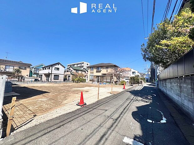 【現地前面道路】現地までのアプローチをしっかりとご説明させて頂きます。お車と徒歩のアプローチをご一緒しますので、なんなりとご質問下さい♪