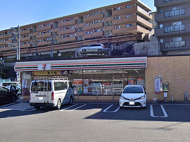 セブンイレブン横浜下永谷駅前店（約450m）