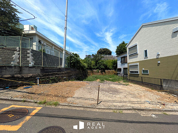 【現地外観写真】東神奈川駅まで徒歩約9分!横浜駅、川崎駅、都心方面へもアクセスがスムーズ◎東横線、京急線、JR京浜東北線、3沿線利用可能な便利な立地!